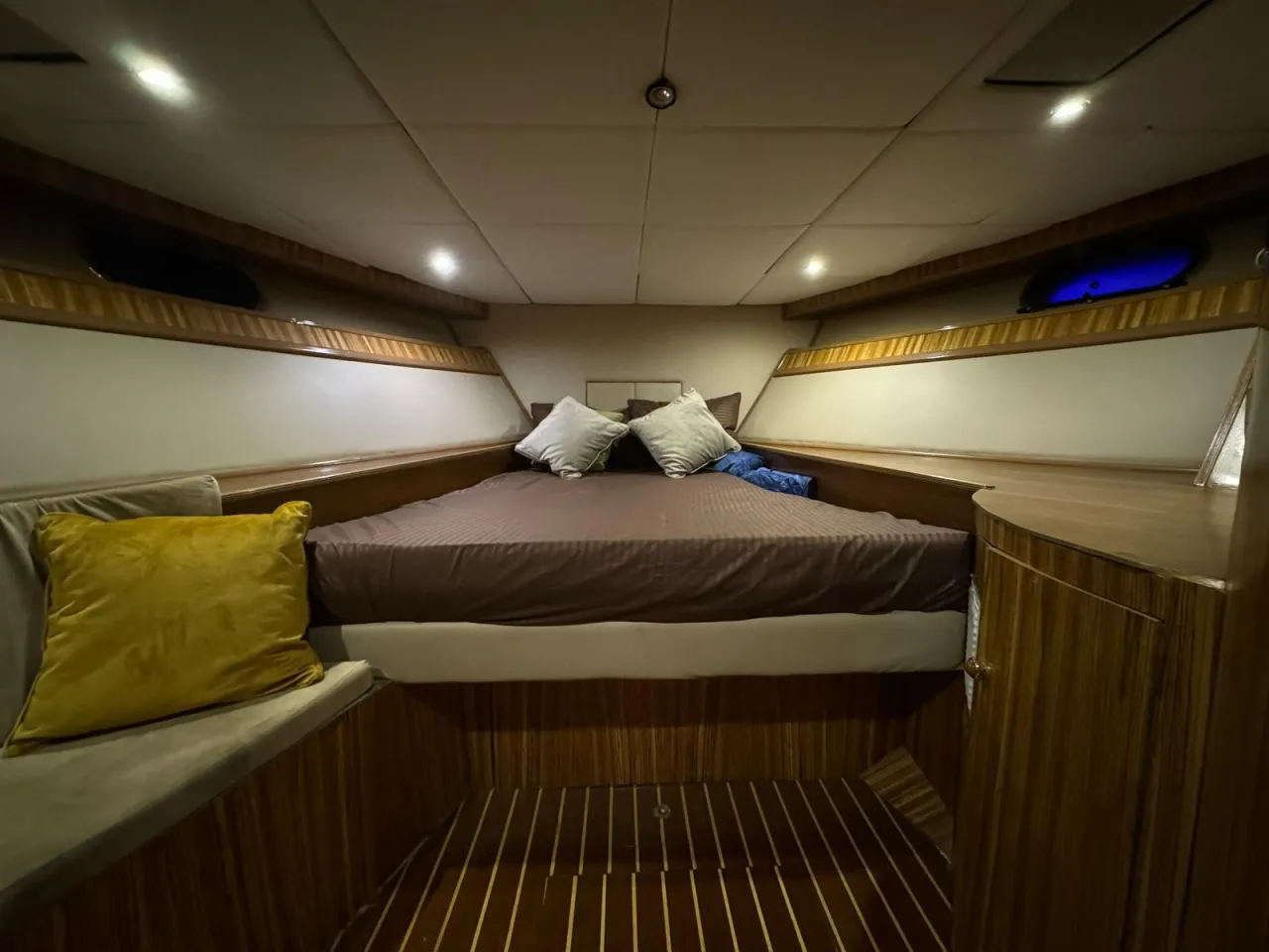 yacht rental dubai booking